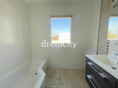 Maison - 91 m² - 4 pièces