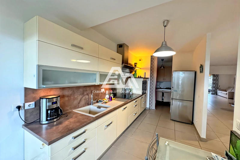 Appartement - 98 m² - 4 pièces