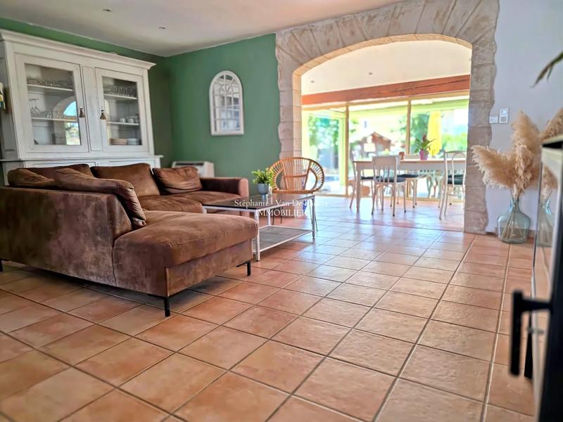 Villa - 100 m² - 5 pièces