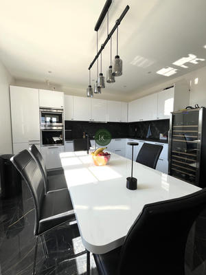 Appartement - 84 m² - 5 pièces