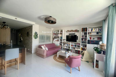 Appartement - 90 m² - 3 pièces