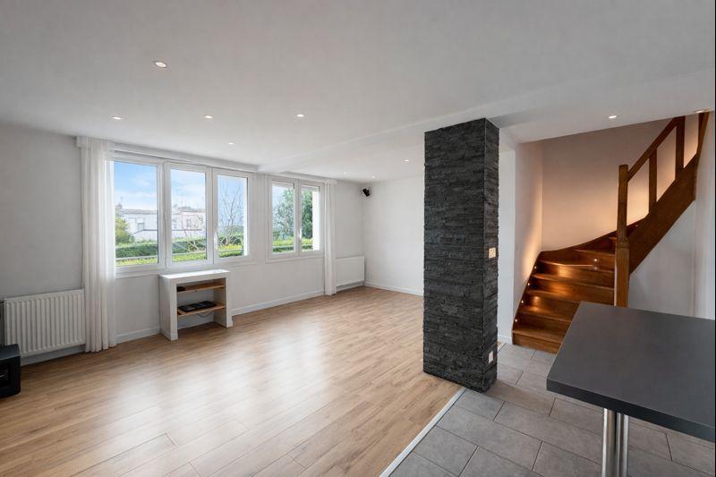 Maison jumelée - 108 m² - 5 pièces