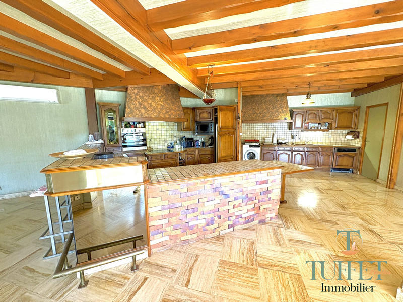 Villa - 256 m² - 9 pièces