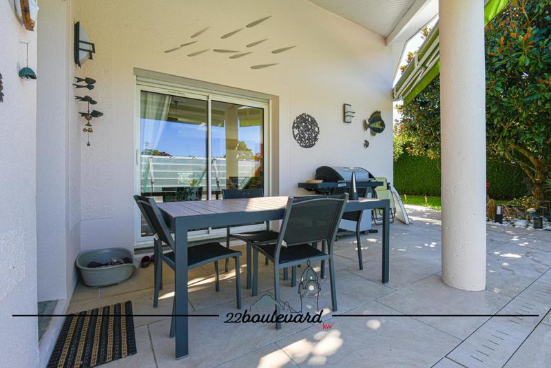 Villa - 250 m² - 8 pièces