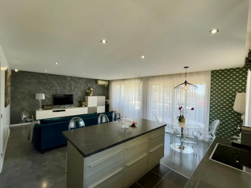 Appartement - 93 m² - 4 pièces