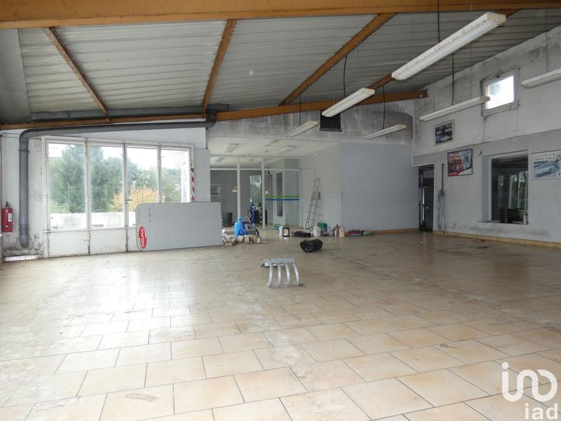 Local commercial - 684 m²