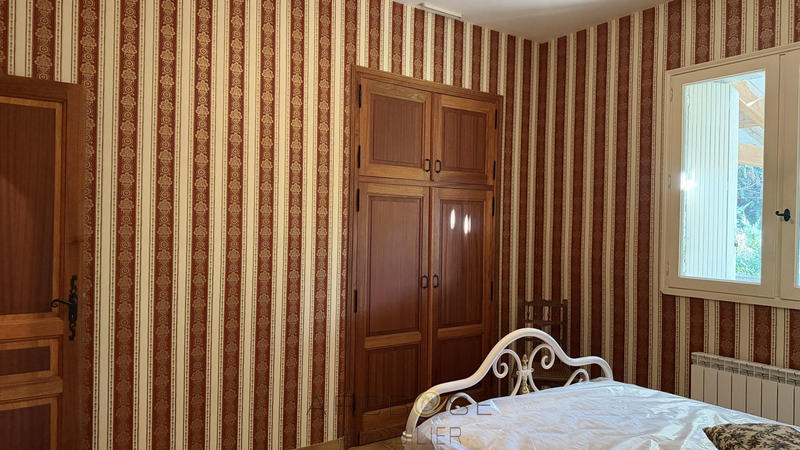 Maison - 300 m² - 7 pièces