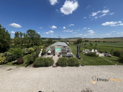 Maison - 316 m² - 8 pièces