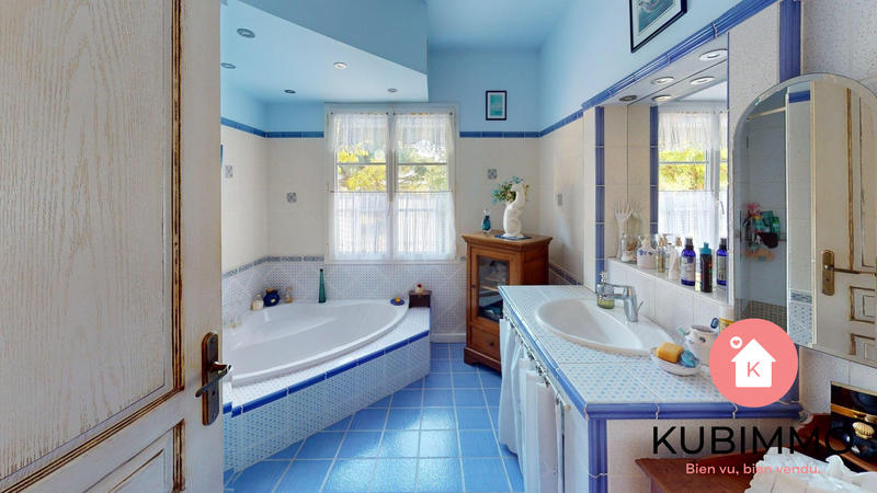 Maison - 197 m² - 7 pièces