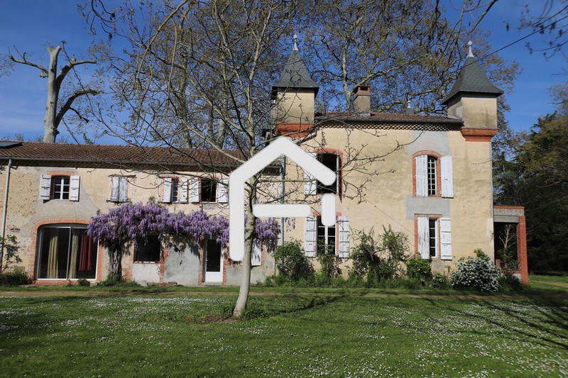 Demeure - 427 m² - 14 pièces