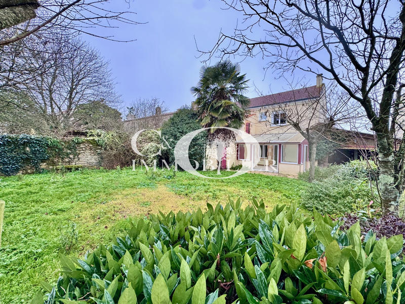 Maison - 90 m² - 4 pièces