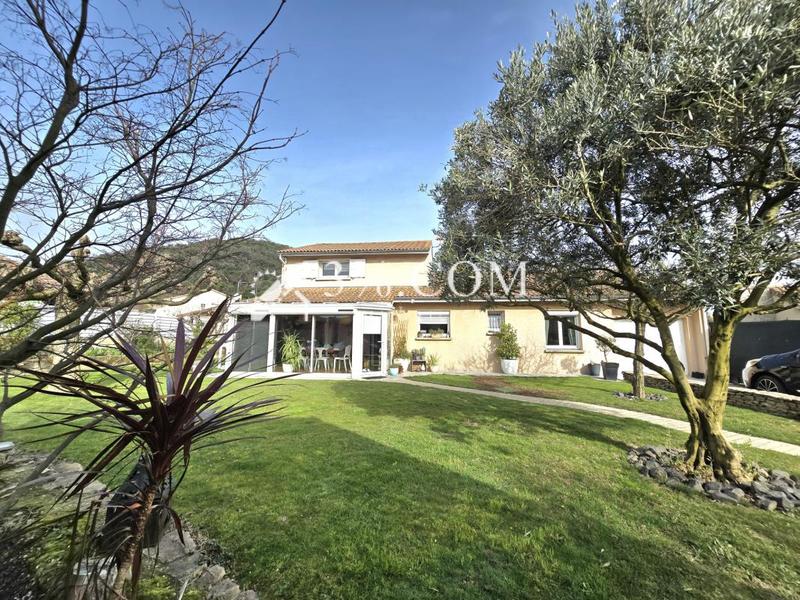 Villa - 150 m² - 8 pièces