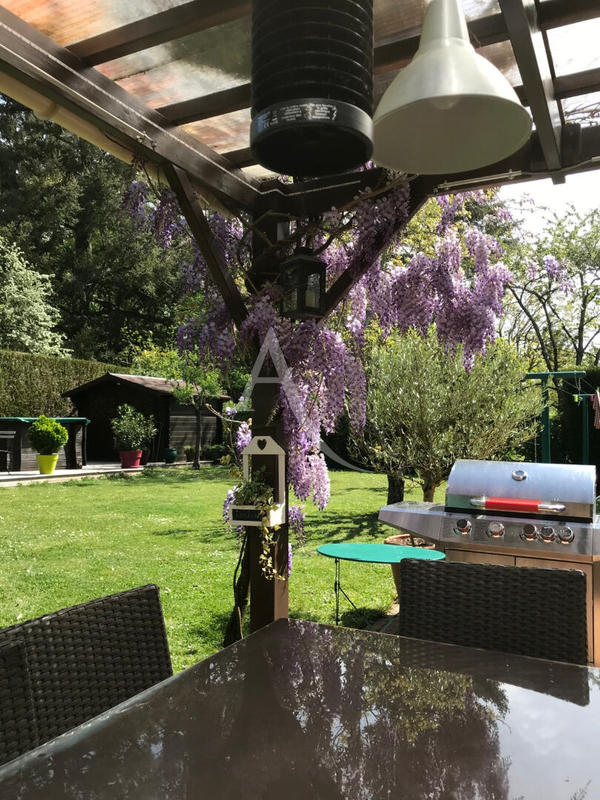 Maison - 185 m² - 7 pièces