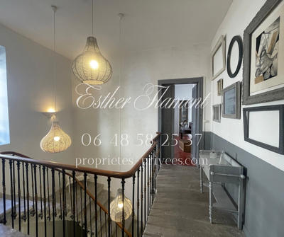 Maison - 213 m² - 6 pièces