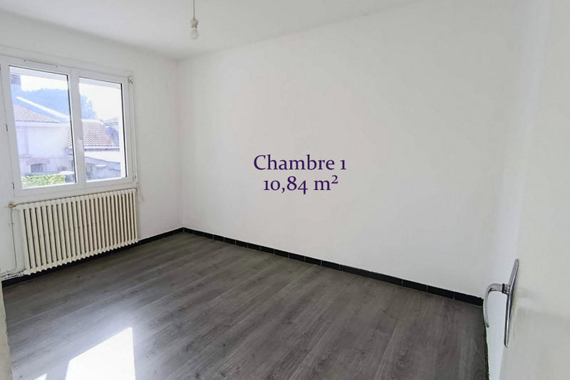 Appartement - 85 m² - 5 pièces