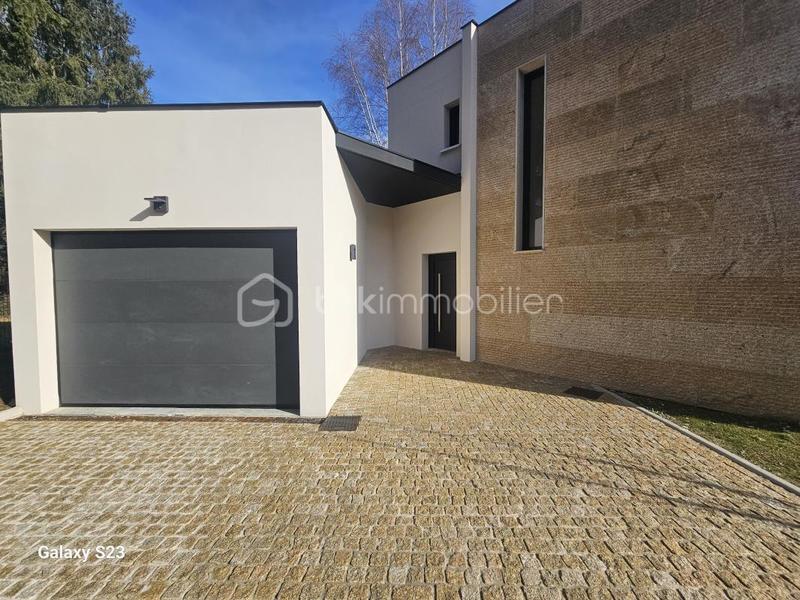 Maison - 85 m² - 5 pièces