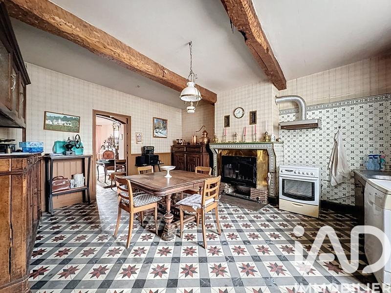 Maison - 329 m² - 10 pièces