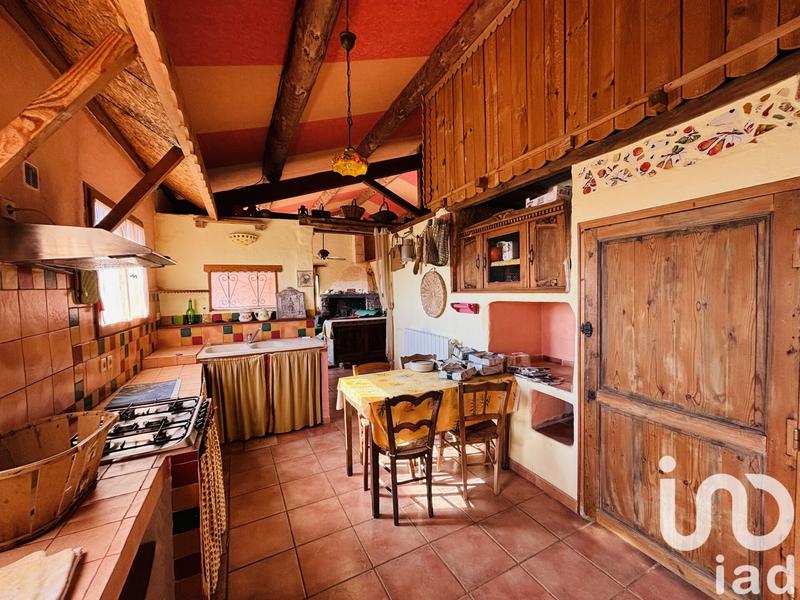 Maison - 232 m² - 8 pièces