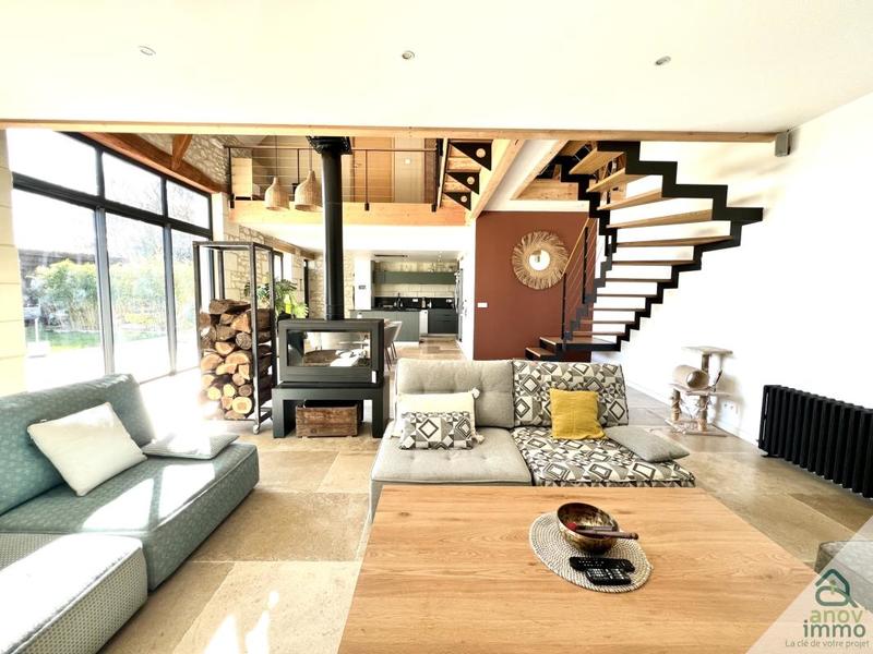 Demeure - 210 m² - 8 pièces