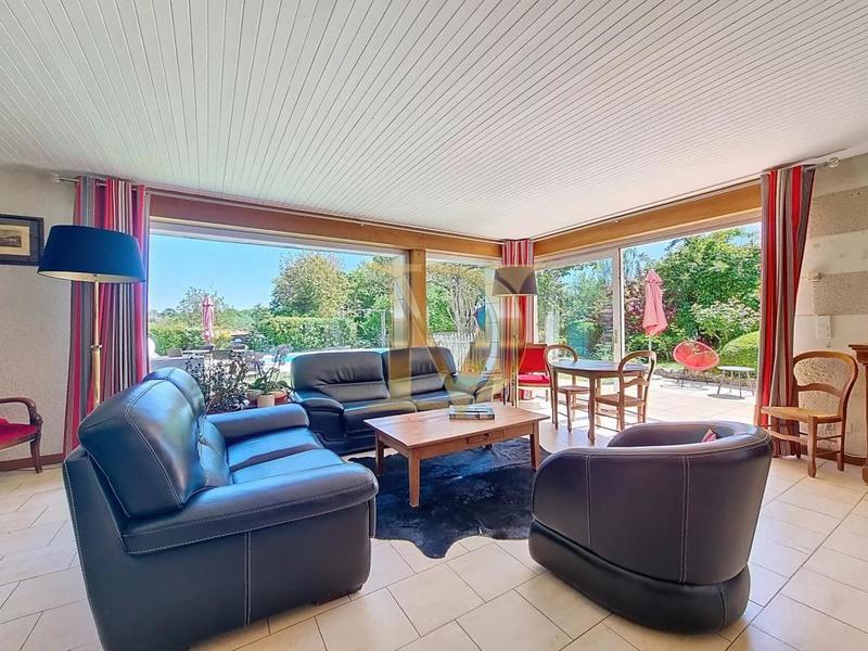 Propriété - 350 m² - 10 pièces