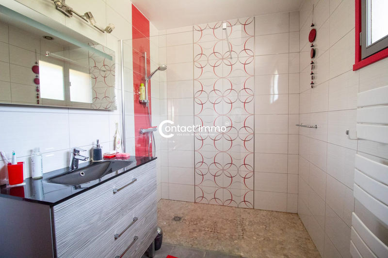 Maison traditionnelle - 160 m² - 6 pièces