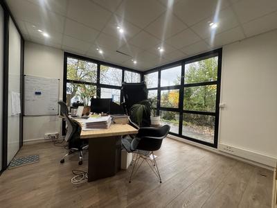 Local commercial - 583 m² - 5 pièces