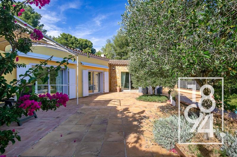 Maison - 224 m² - 5 pièces