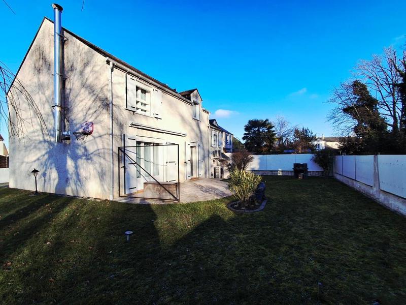 Maison - 106 m² - 5 pièces