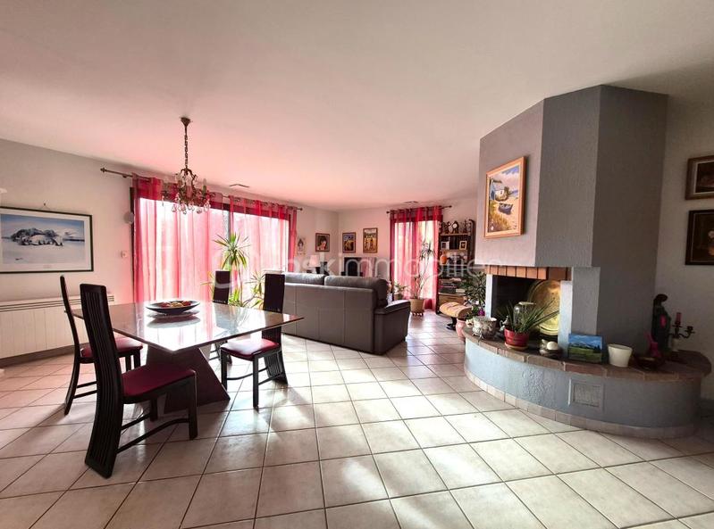 Maison - 140 m² - 5 pièces