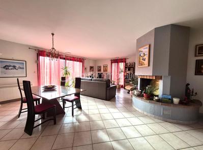 Maison - 140 m² - 5 pièces
