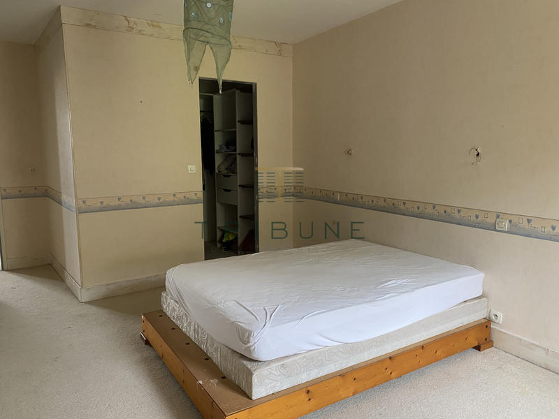 Maison - 253 m² - 8 pièces