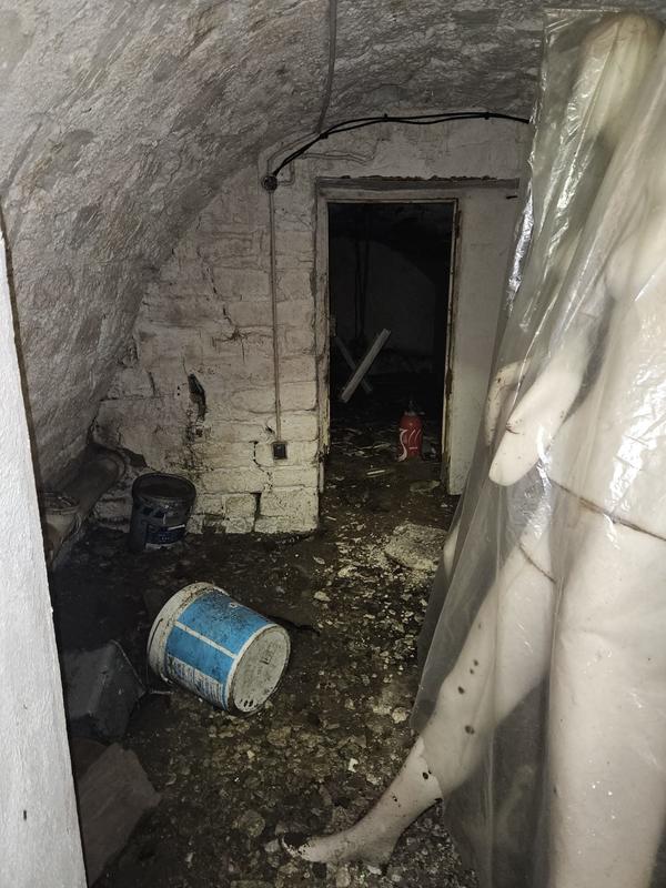 Magasins - 98 m² - 2 pièces