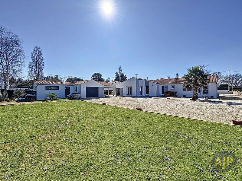 Maison - 163 m² - 6 pièces