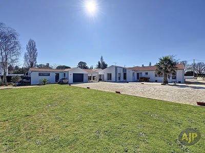 Maison - 163 m² - 6 pièces