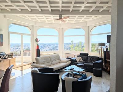 Maison - 343 m² - 7 pièces