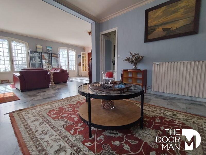 Maison - 190 m² - 8 pièces