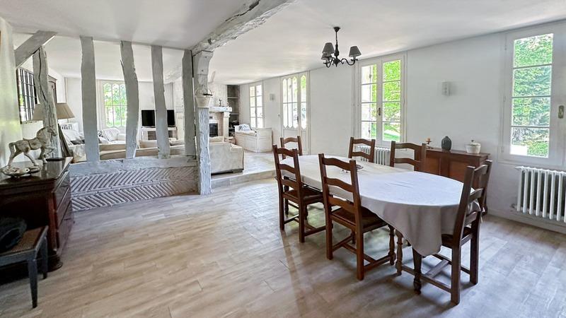 Propriété - 162 m² - 8 pièces