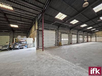 Entrepôt - 1 200 m²