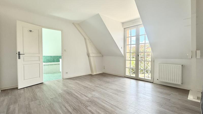 Maison - 244 m² - 6 pièces