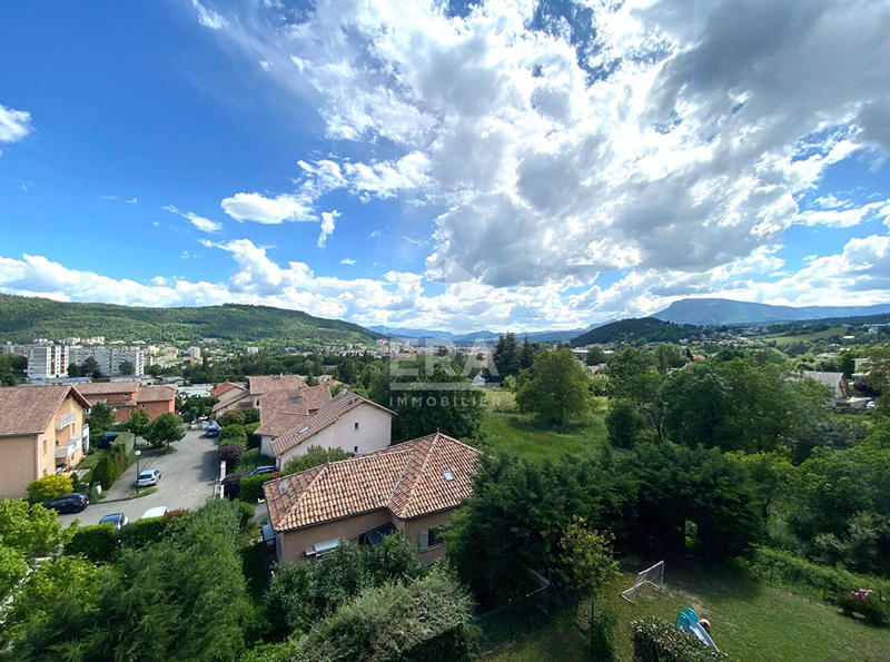 Appartement - 100 m² - 4 pièces