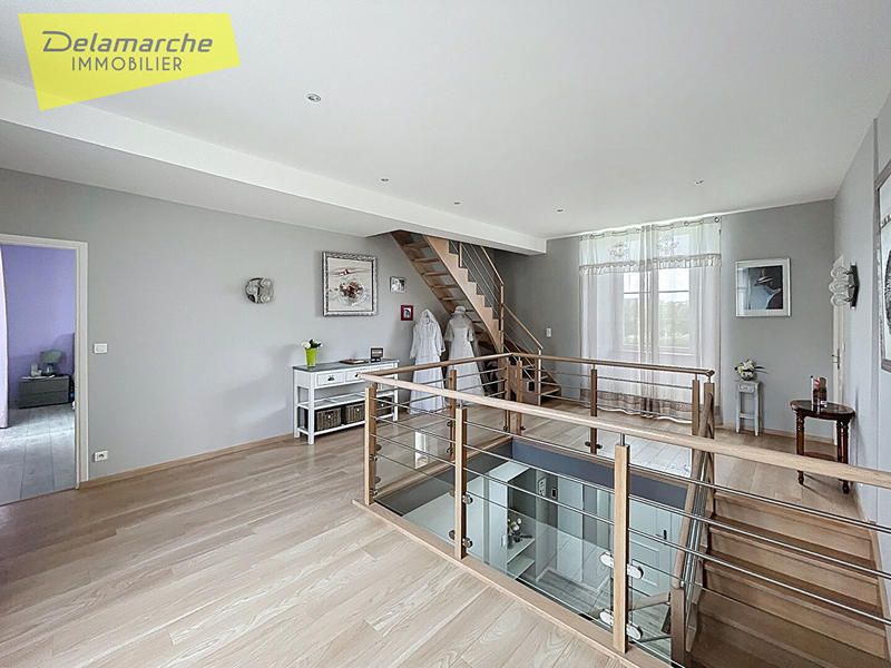 Maison - 294 m² - 9 pièces