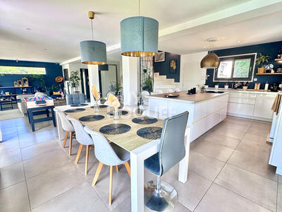 Maison - 175 m² - 7 pièces