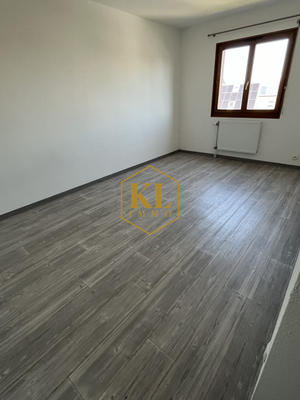 Appartement - 90 m² - 3 pièces