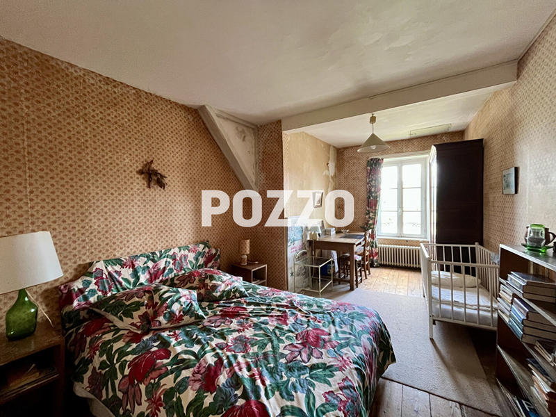 Maison - 250 m² - 12 pièces