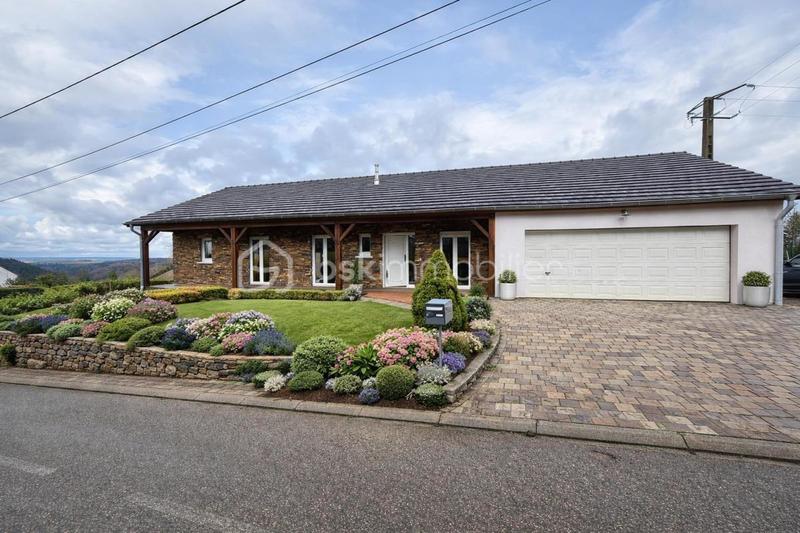 Maison traditionnelle - 131 m² - 5 pièces