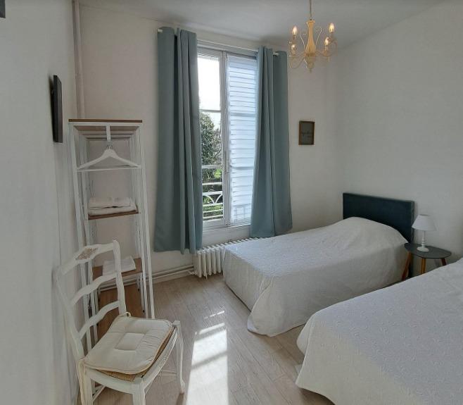 Manoir - 1 600 m² - 50 pièces