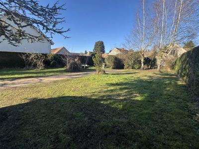 Terrain constructible - 655 m²