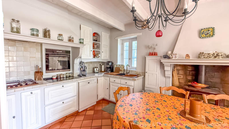 Mas - 327 m² - 8 pièces