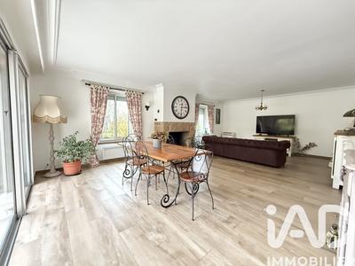 Maison - 278 m² - 10 pièces