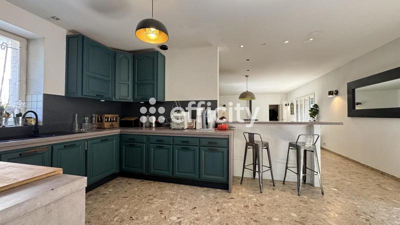 Maison en pierre - 450 m² - 17 pièces